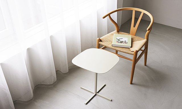 SOLID STEEL TABLE
