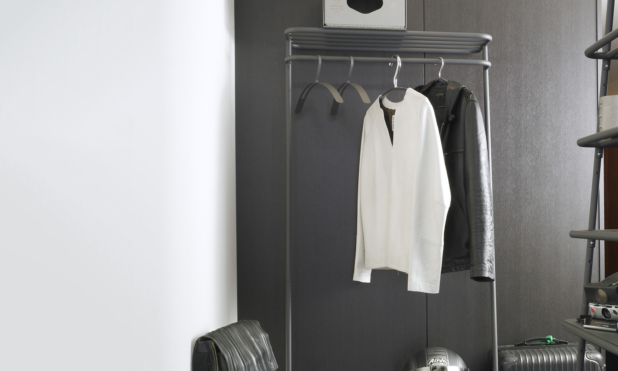 WALL HANGER STYLING